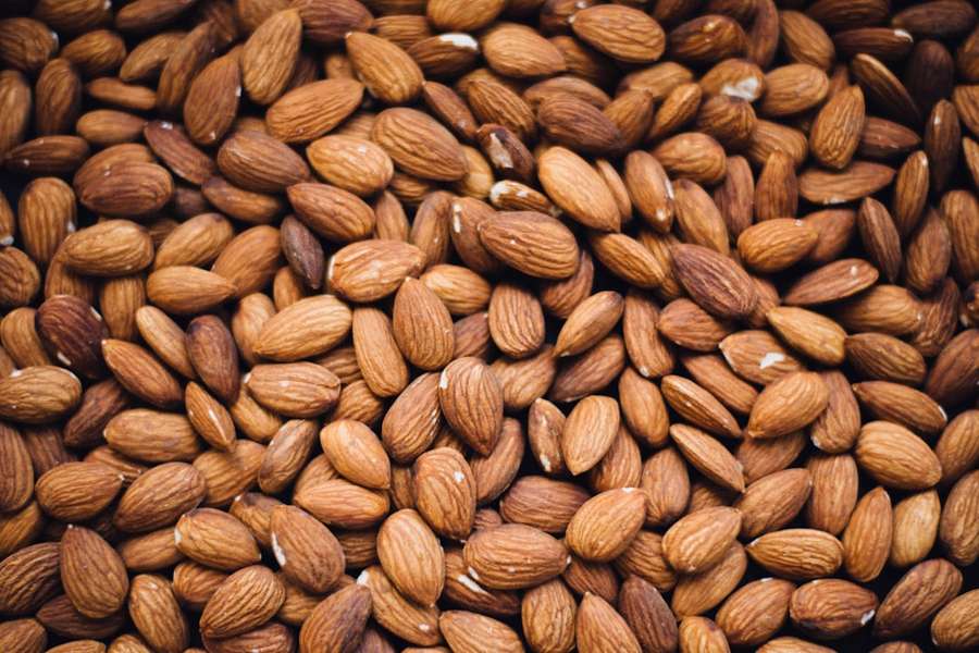 Premium almonds